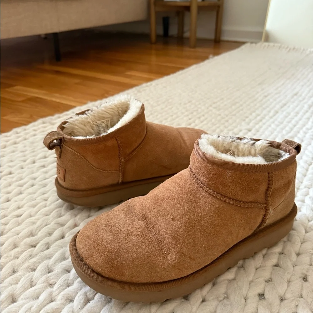 UGG Ultra Mini - Picture 2 of 4